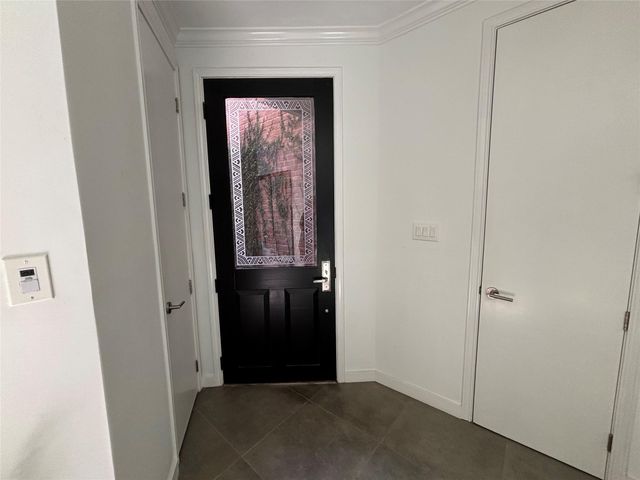 10 S Briar Hollow Lane 55, Houston, TX 77027