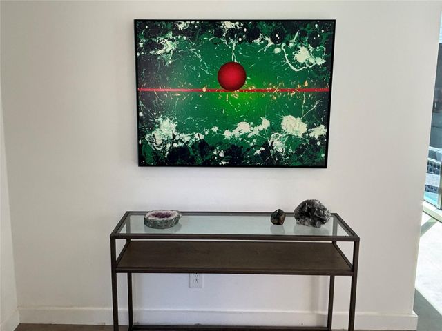 10 S Briar Hollow Lane 55, Houston, TX 77027