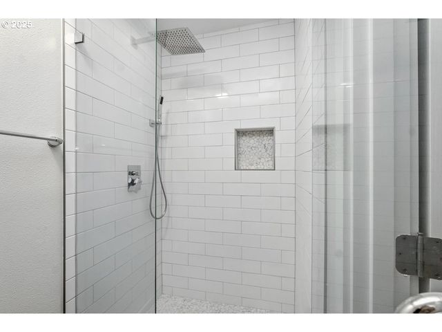 11639 Sw CHAMPLIN Ln, Beaverton, OR 97007