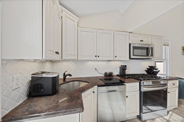 5 James Street, East Rockaway, NY 11518