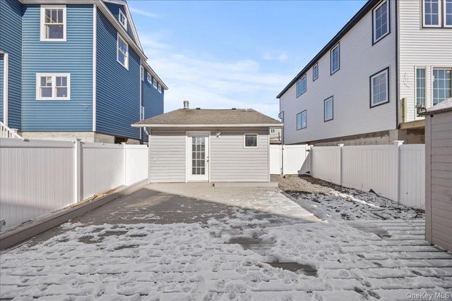 5 James Street, East Rockaway, NY 11518