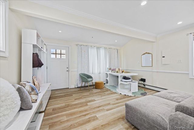 5 James Street, East Rockaway, NY 11518