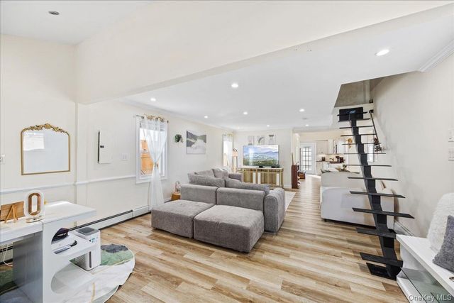 5 James Street, East Rockaway, NY 11518