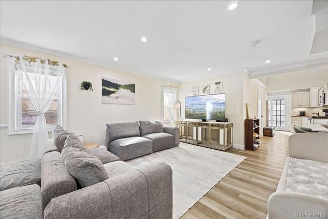 5 James Street, East Rockaway, NY 11518