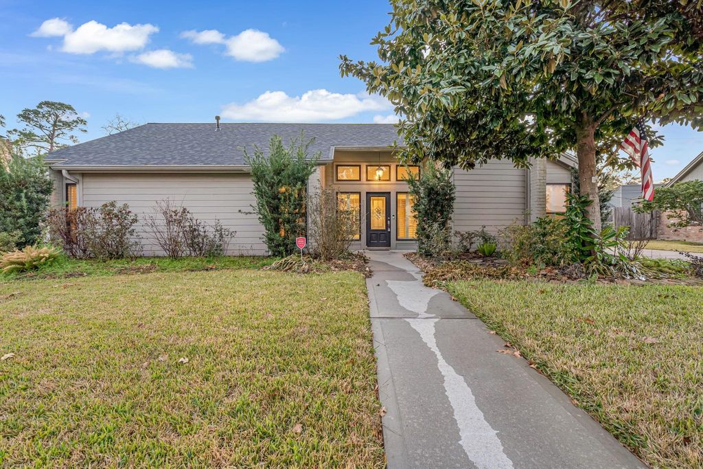 4702 Spring Lane, Baytown, TX 77521