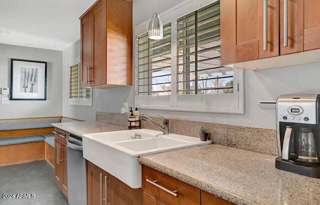 3909 E WHITTON Avenue, Phoenix, AZ 85018