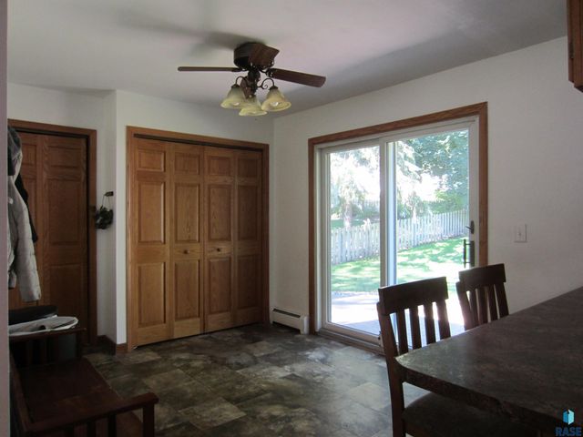 2701 S Elmwood Ave, Sioux Falls, SD 57105
