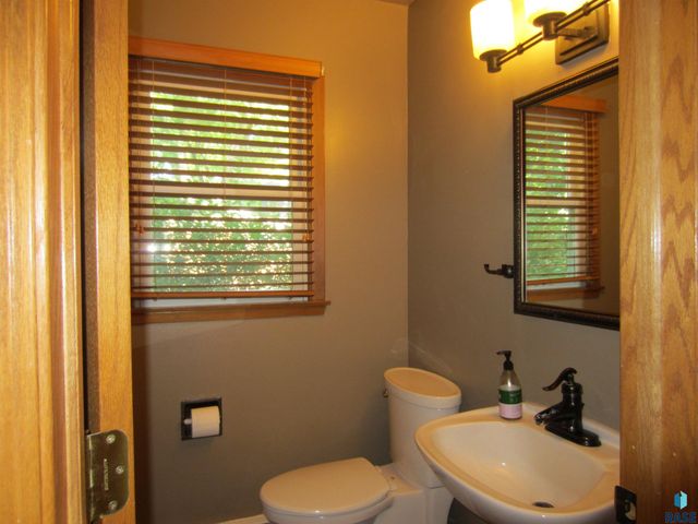 2701 S Elmwood Ave, Sioux Falls, SD 57105