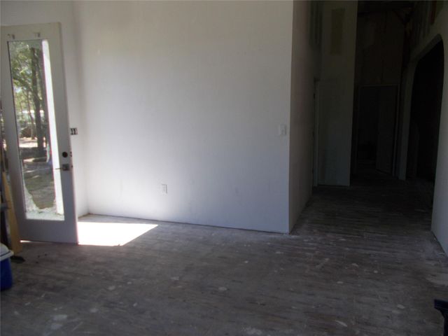 270 County Road 3409, Cleveland, TX 77327