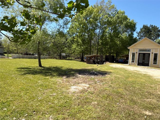 270 County Road 3409, Cleveland, TX 77327