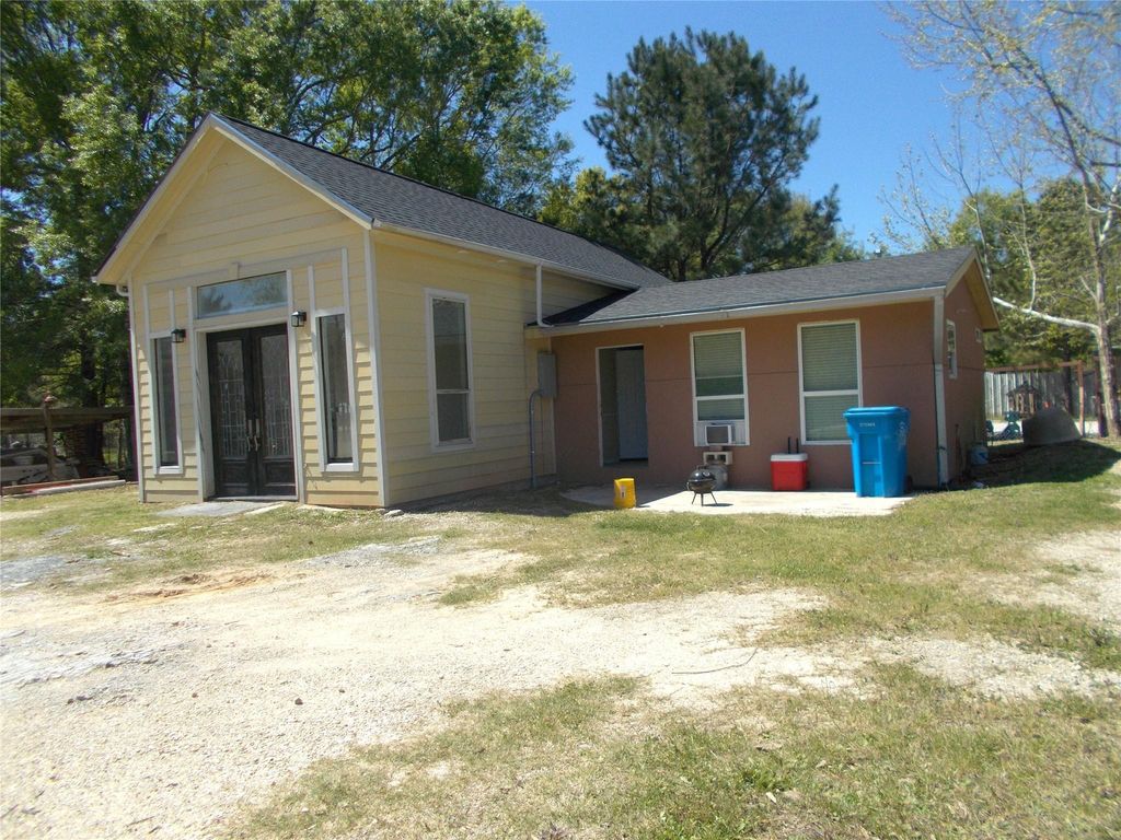 270 County Road 3409, Cleveland, TX 77327