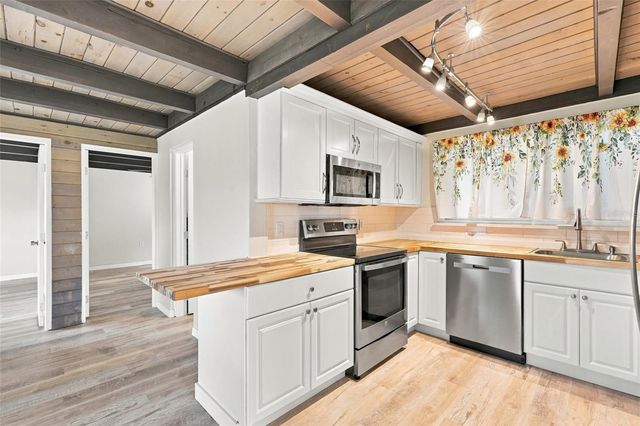 1305 ROCKY CREEK LANE, Englewood, FL 34224