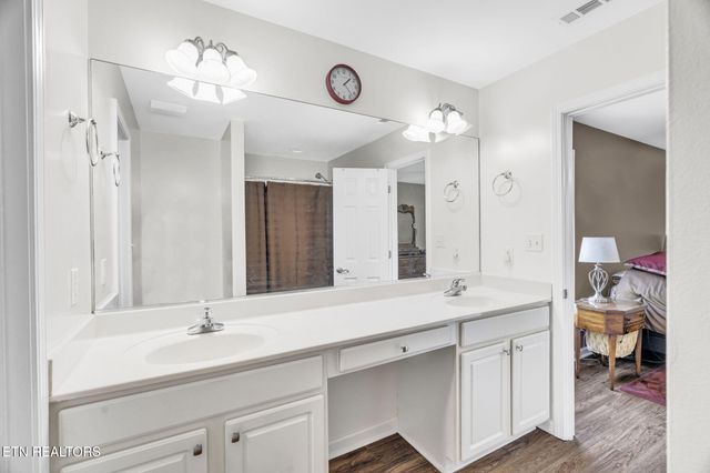 4512 Everwood Oak Lane, Knoxville, TN 37918