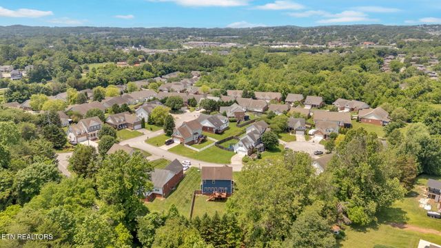 4512 Everwood Oak Lane, Knoxville, TN 37918
