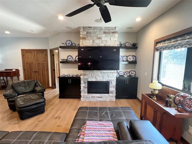 1005 W 8th Street N, Newton, IA 50208