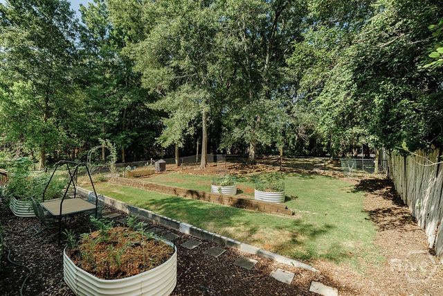 1686 S Milledge Avenue, Athens, GA 30606