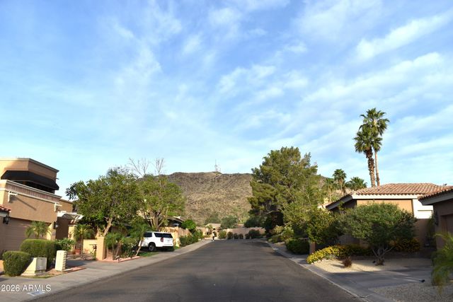 1019 E DESERT COVE Avenue, Phoenix, AZ 85020