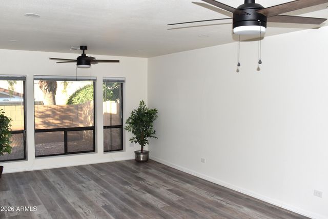 1019 E DESERT COVE Avenue, Phoenix, AZ 85020
