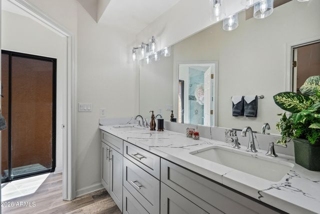 1019 E DESERT COVE Avenue, Phoenix, AZ 85020
