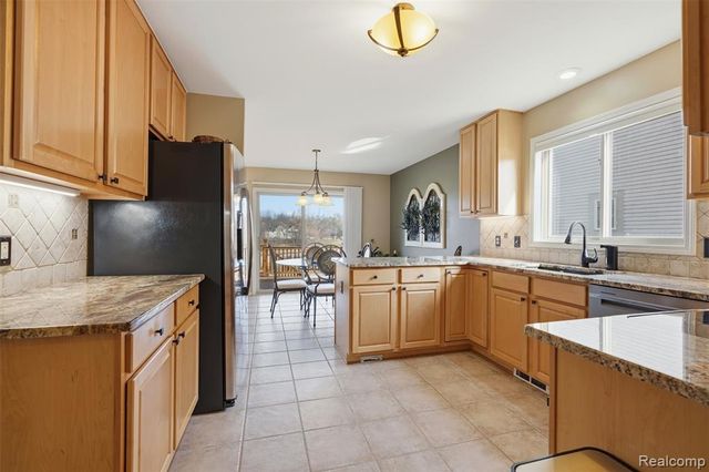 6140 Warwick Drive 6, Commerce Twp, MI 48382