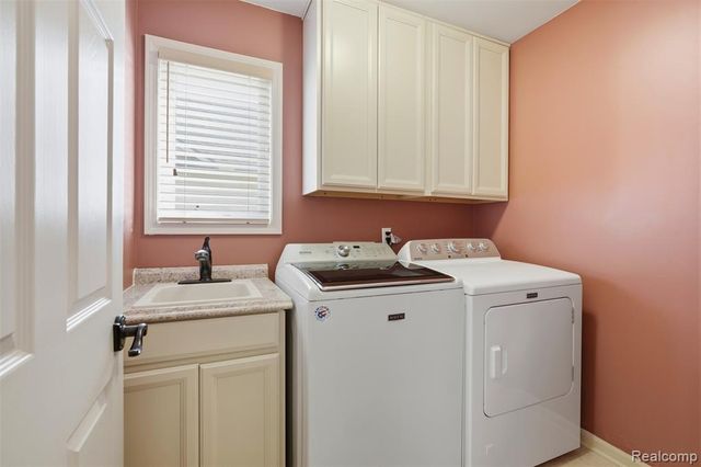 6140 Warwick Drive 6, Commerce Twp, MI 48382