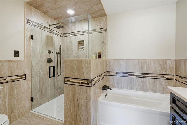 6140 Warwick Drive 6, Commerce Twp, MI 48382