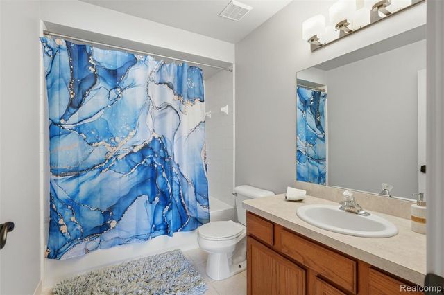 6140 Warwick Drive 6, Commerce Twp, MI 48382