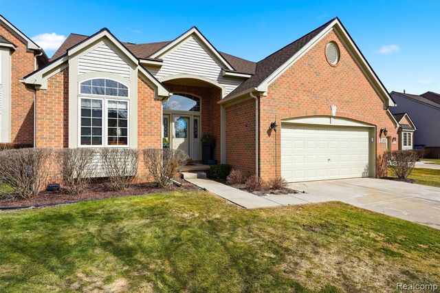 6140 Warwick Drive 6, Commerce Twp, MI 48382