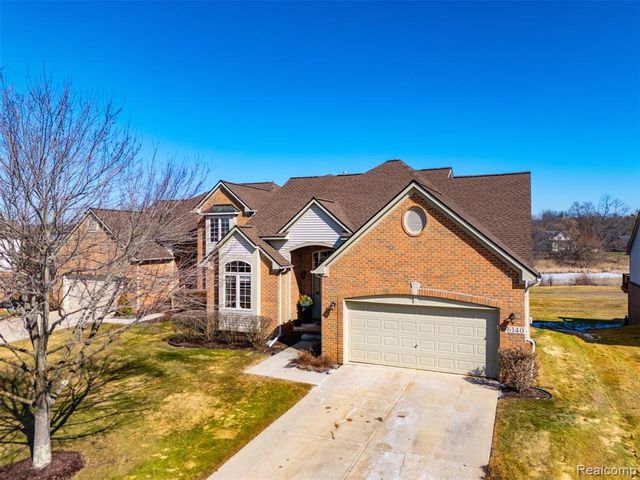6140 Warwick Drive 6, Commerce Twp, MI 48382