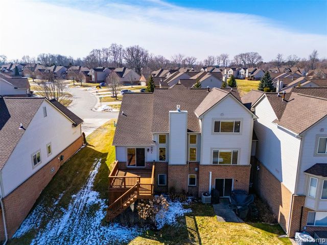 6140 Warwick Drive 6, Commerce Twp, MI 48382