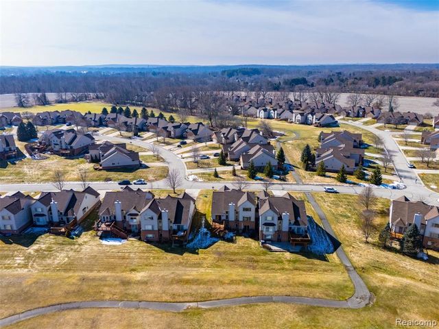 6140 Warwick Drive 6, Commerce Twp, MI 48382