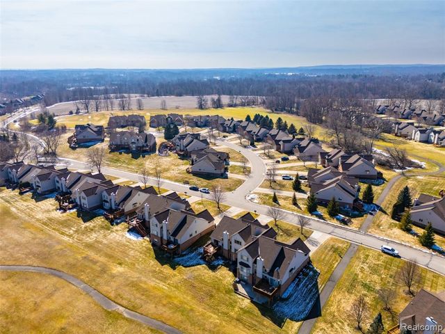 6140 Warwick Drive 6, Commerce Twp, MI 48382