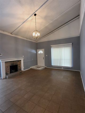305 Trinidad Drive, Grand Prairie, TX 75052