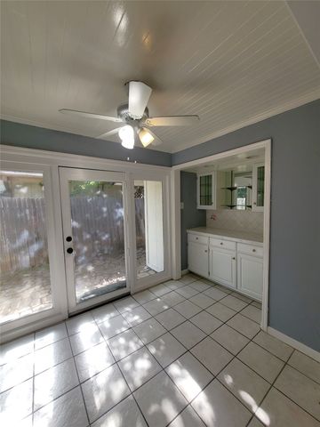 305 Trinidad Drive, Grand Prairie, TX 75052