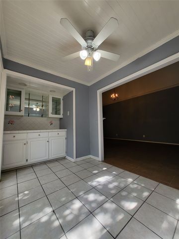 305 Trinidad Drive, Grand Prairie, TX 75052