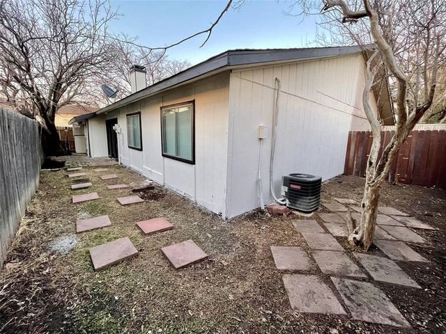 305 Trinidad Drive, Grand Prairie, TX 75052