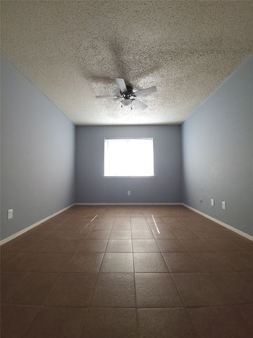 305 Trinidad Drive, Grand Prairie, TX 75052