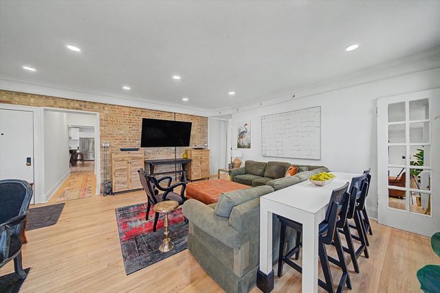 1200 W Sherwin Avenue 2K, Chicago, IL 60626