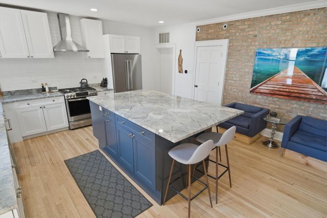 1200 W Sherwin Avenue 2K, Chicago, IL 60626