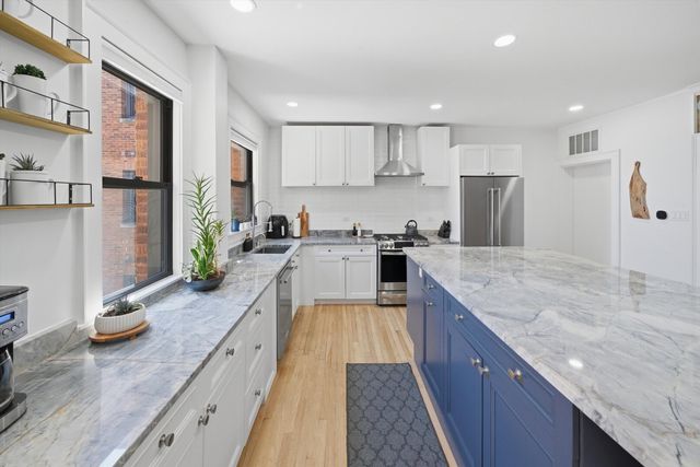 1200 W Sherwin Avenue 2K, Chicago, IL 60626