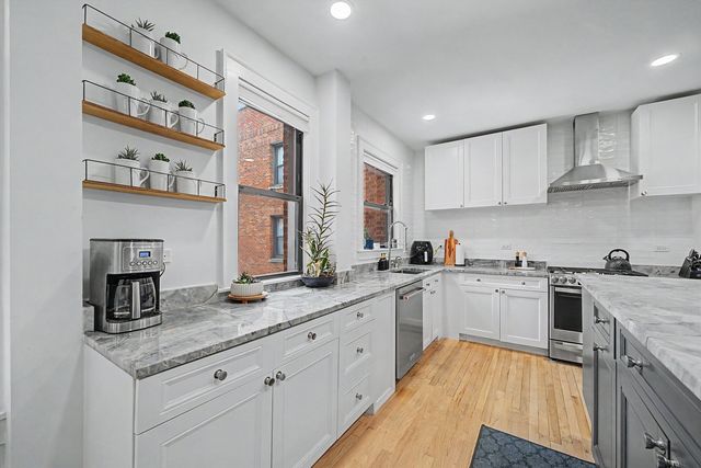 1200 W Sherwin Avenue 2K, Chicago, IL 60626