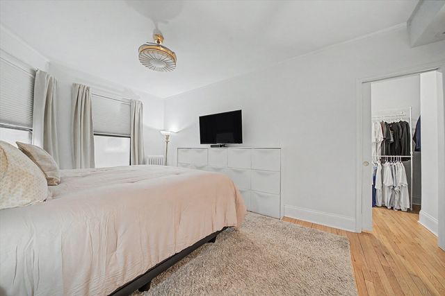 1200 W Sherwin Avenue 2K, Chicago, IL 60626
