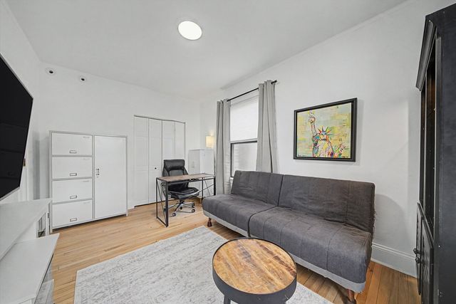 1200 W Sherwin Avenue 2K, Chicago, IL 60626