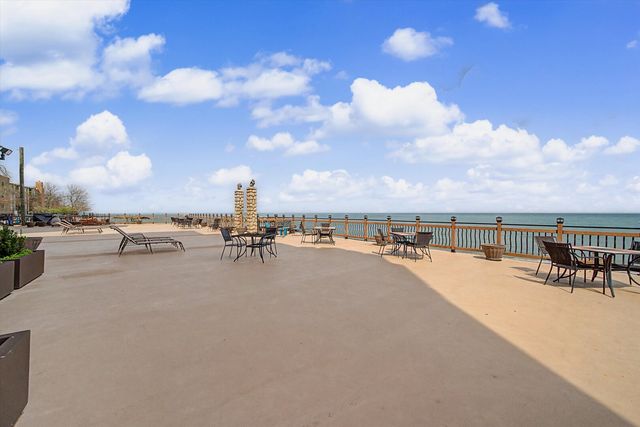 1200 W Sherwin Avenue 2K, Chicago, IL 60626
