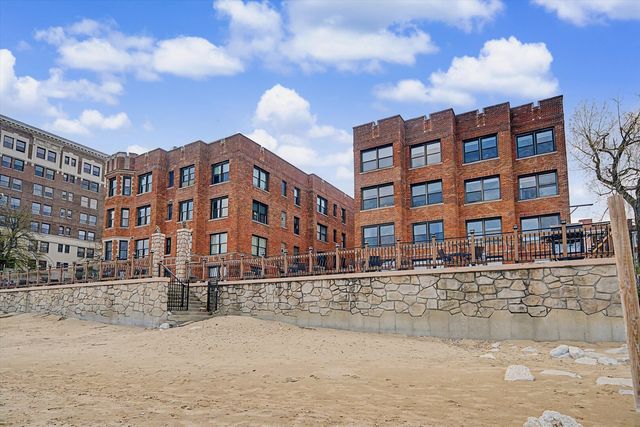 1200 W Sherwin Avenue 2K, Chicago, IL 60626