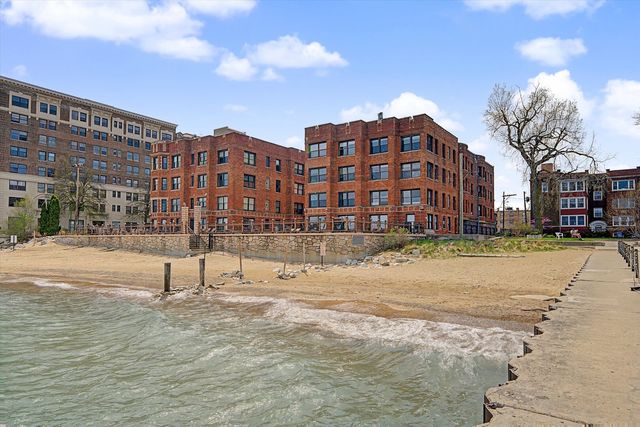 1200 W Sherwin Avenue 2K, Chicago, IL 60626