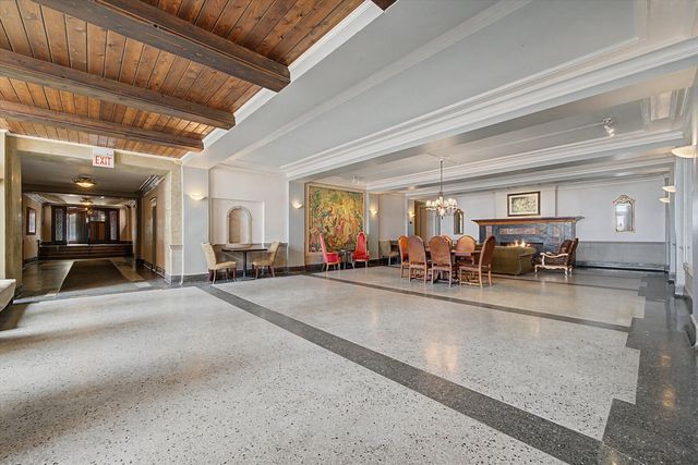 1200 W Sherwin Avenue 2K, Chicago, IL 60626