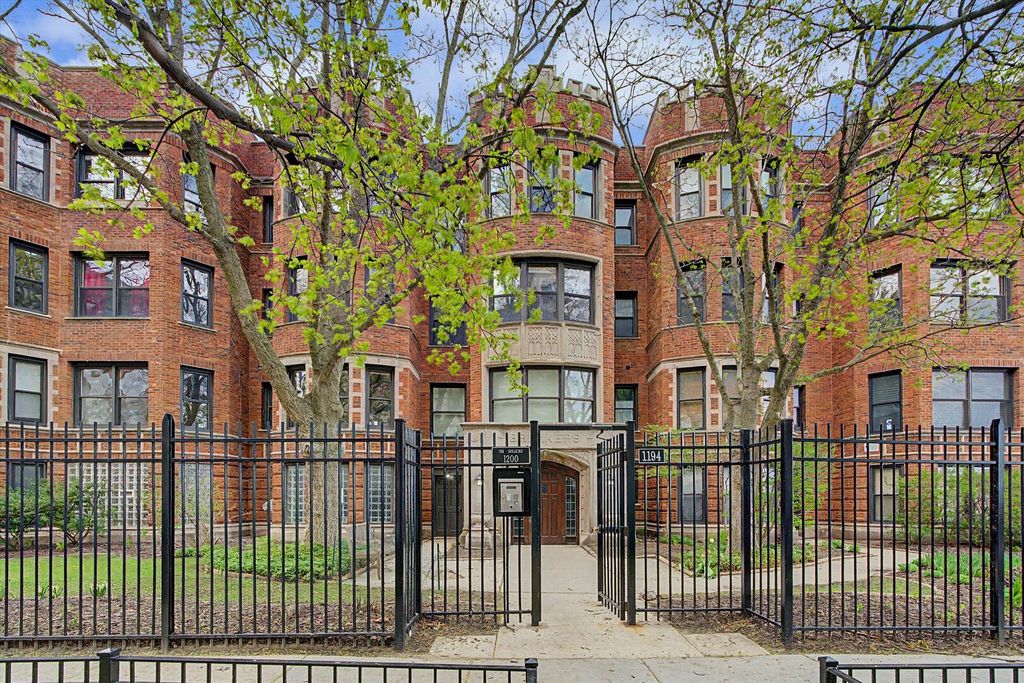 1200 W Sherwin Avenue 2K, Chicago, IL 60626