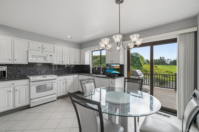 99 Skyview Lane, New Rochelle, NY 10804