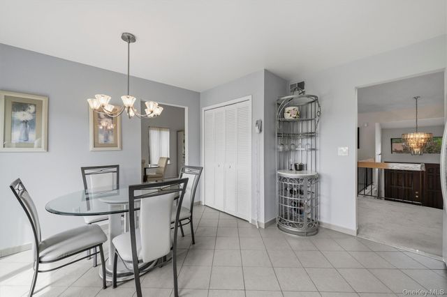 99 Skyview Lane, New Rochelle, NY 10804